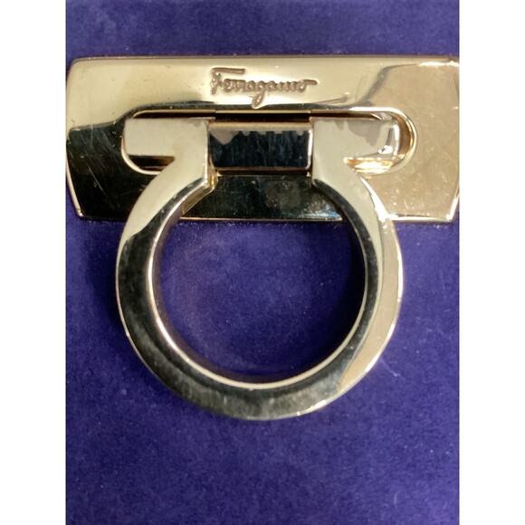 Ferragamo Purse Women’s 1Size SuedeLeather Crossbody GoldChain Purple Beautiful! - Picture 10 of 11